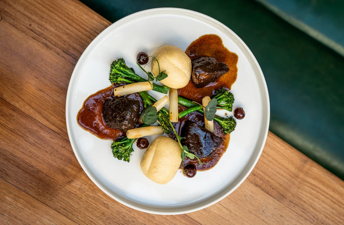 Dárkový poukaz do Deer Restaurant  – Gurmánský zážitek v srdci Prahy
