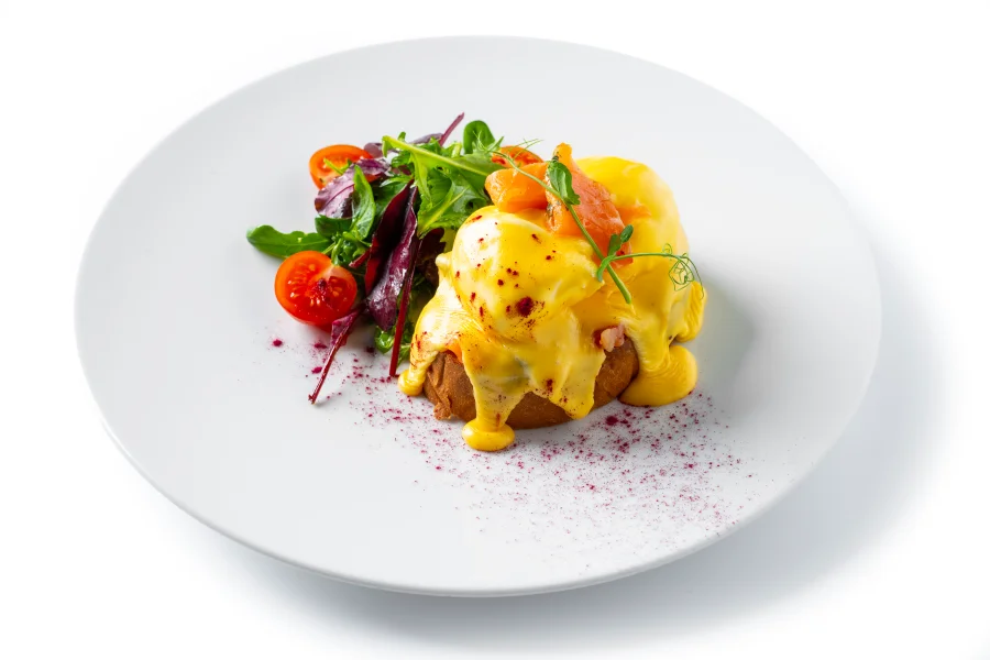 Vejce Benedikt s marinovaným lososem